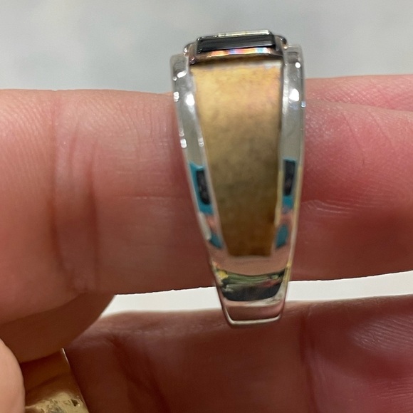 The Danbury Mint Mens Ring Gold and Silver Toned with Onyx Side - Picture 2 of 5